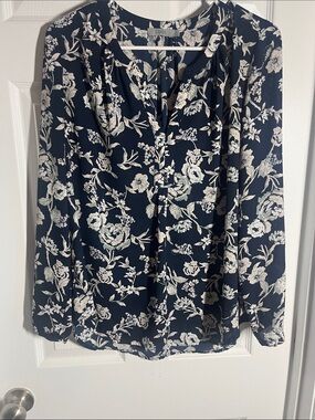 Delta Navy and Cream Floral Blouse